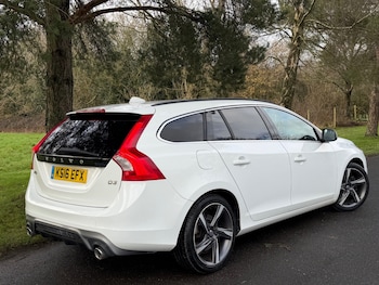 Used Volvo V60 2016 for sale - 77599537: Photo