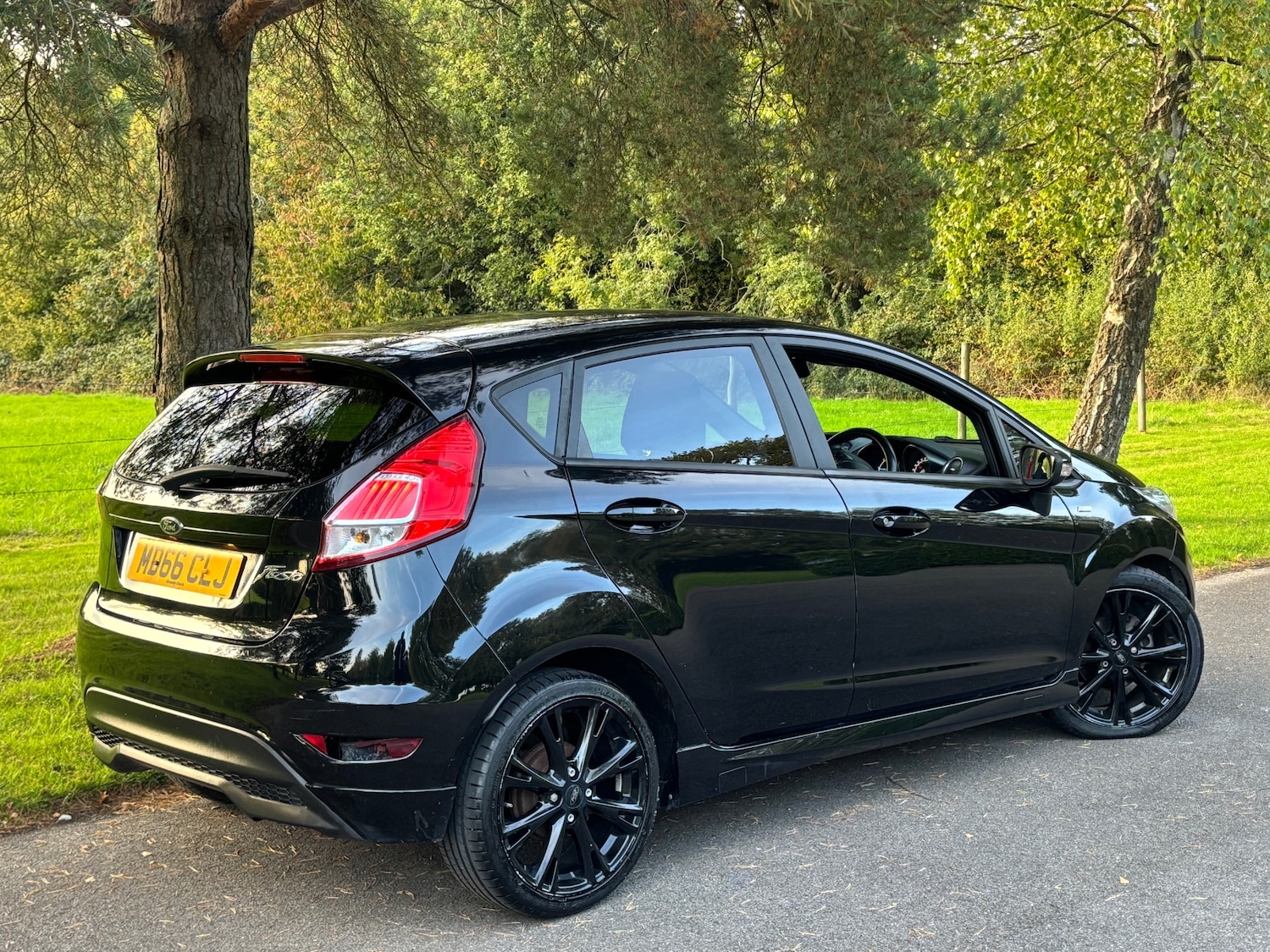 Used Ford Fiesta 2017 for sale - 76306094: Photo 3