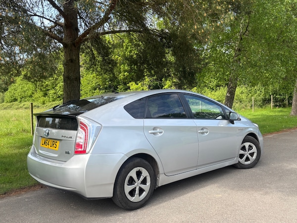 Used Toyota Prius 2014 for sale - 76246369: Photo 3
