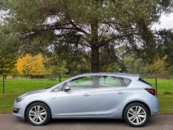 Used Vauxhall Astra 2015 for sale - 76232845: Photo 2