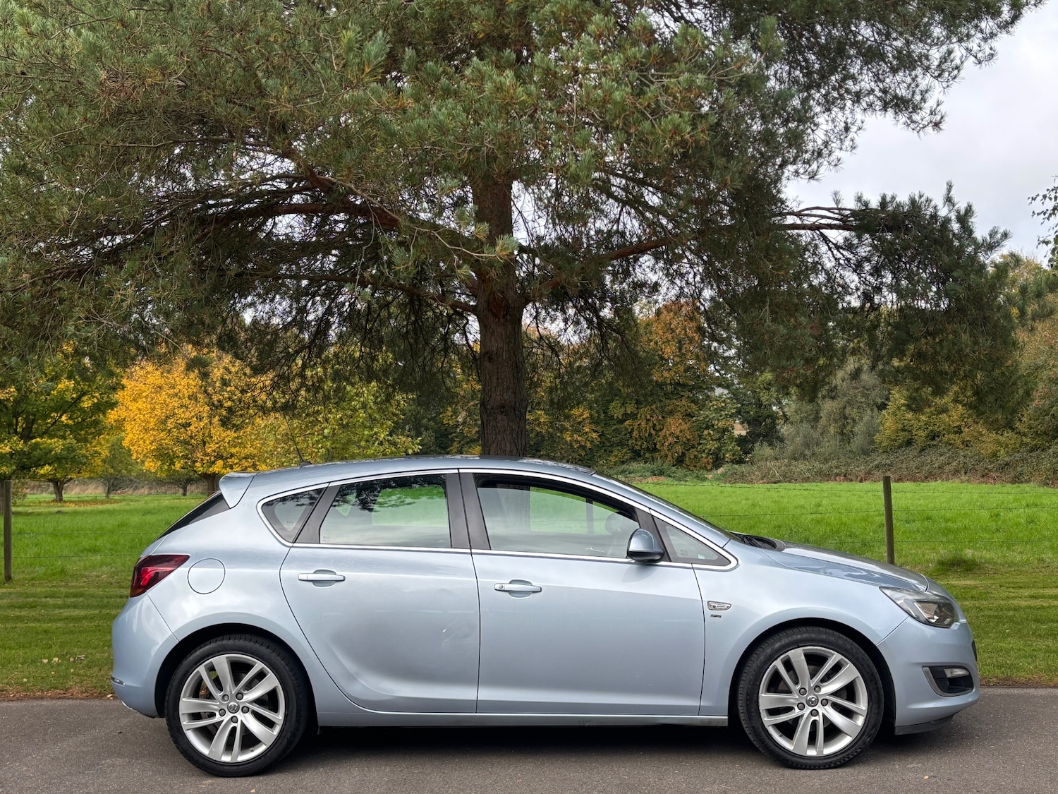 Used Vauxhall Astra 2015 for sale - 76232845: Photo 3