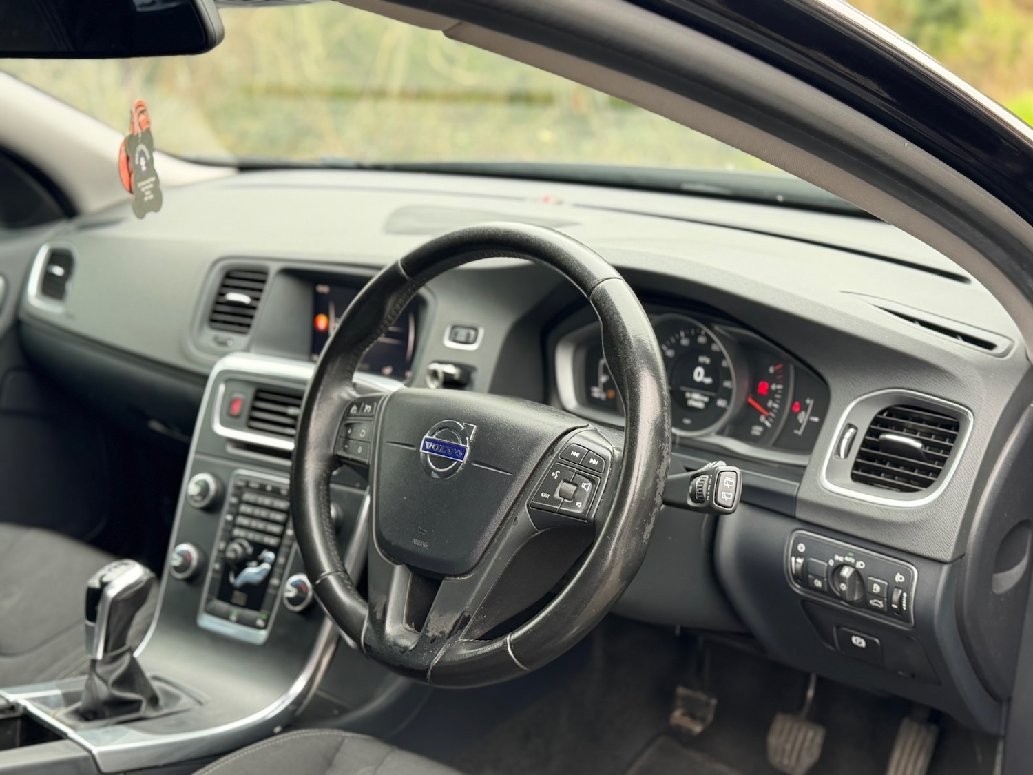 Used Volvo V60 2018 for sale - 78085669: Photo 12