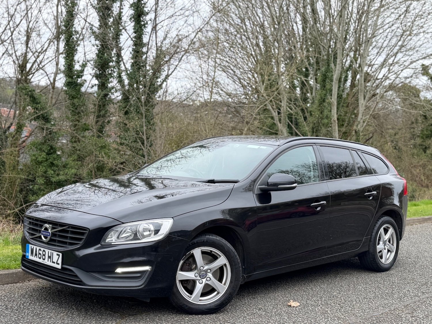 Used Volvo V60 2018 for sale - 78085669: Photo 2
