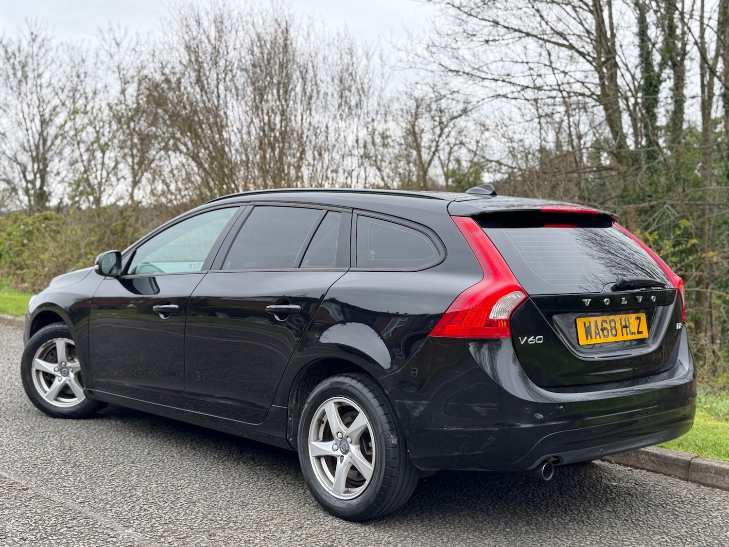 Used Volvo V60 2018 for sale - 78085669: Photo 3