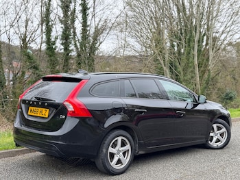 Used Volvo V60 2018 for sale - 78085669: Photo