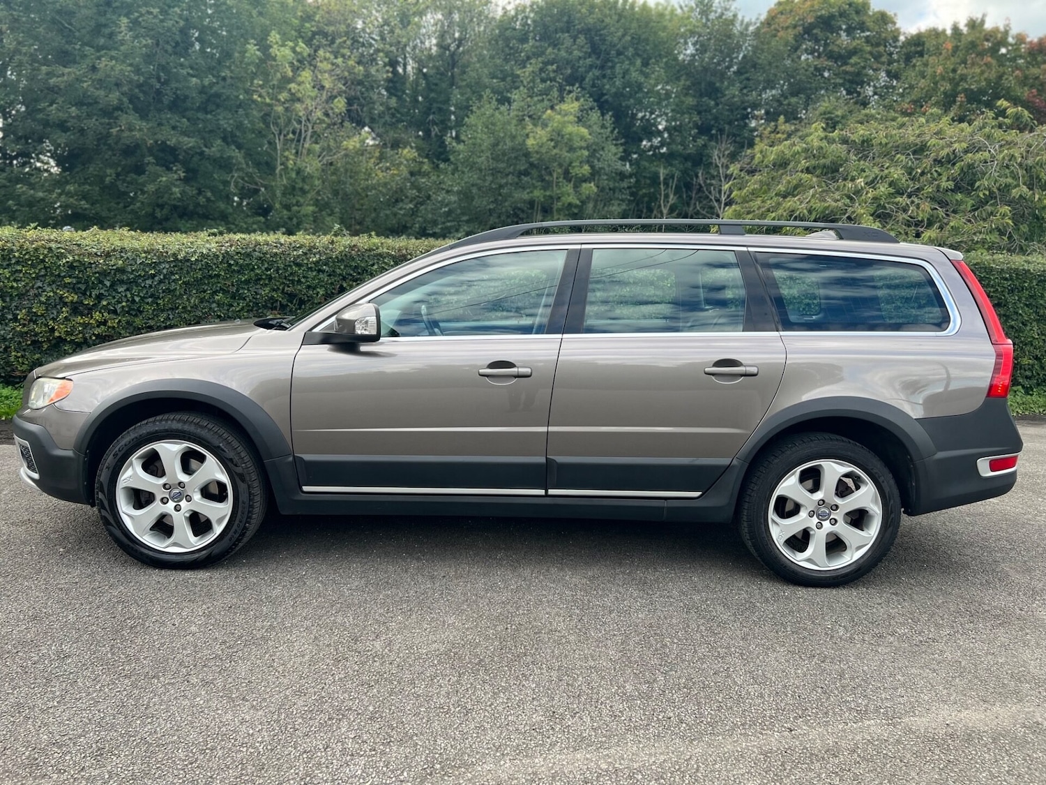 Used Volvo XC70 2011 for sale - 76659804: Photo 11