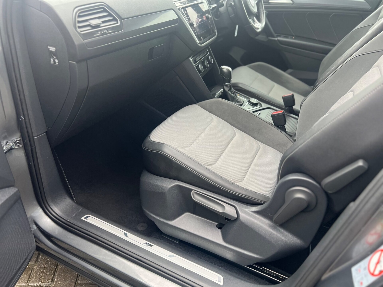 Used Volkswagen Tiguan 2017 for sale - 76659824: Photo 43