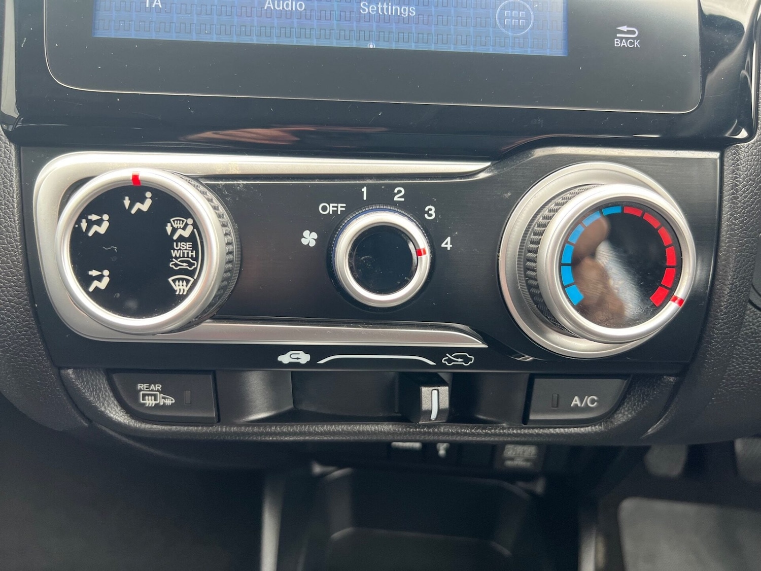 Used Honda Jazz 2015 for sale - 77171364: Photo 40