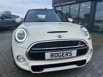 Used MINI Convertible 2019 for sale - 76659807: Photo