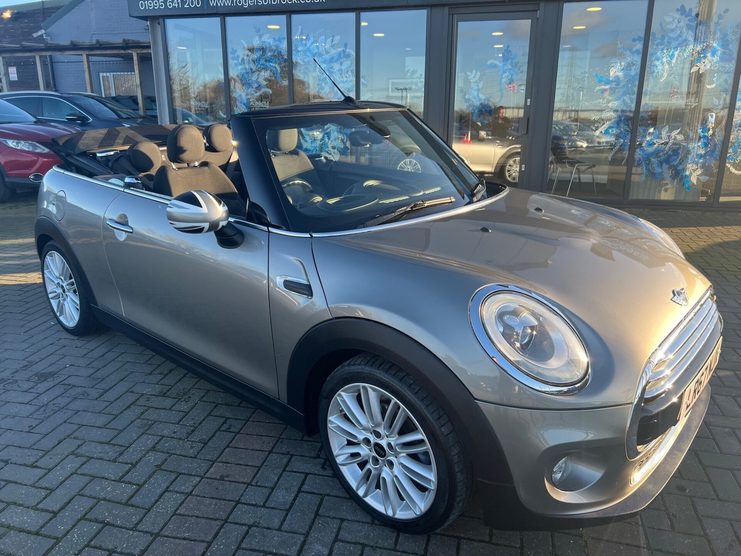 Used MINI Convertible 2017 for sale - 76659820: Photo 16