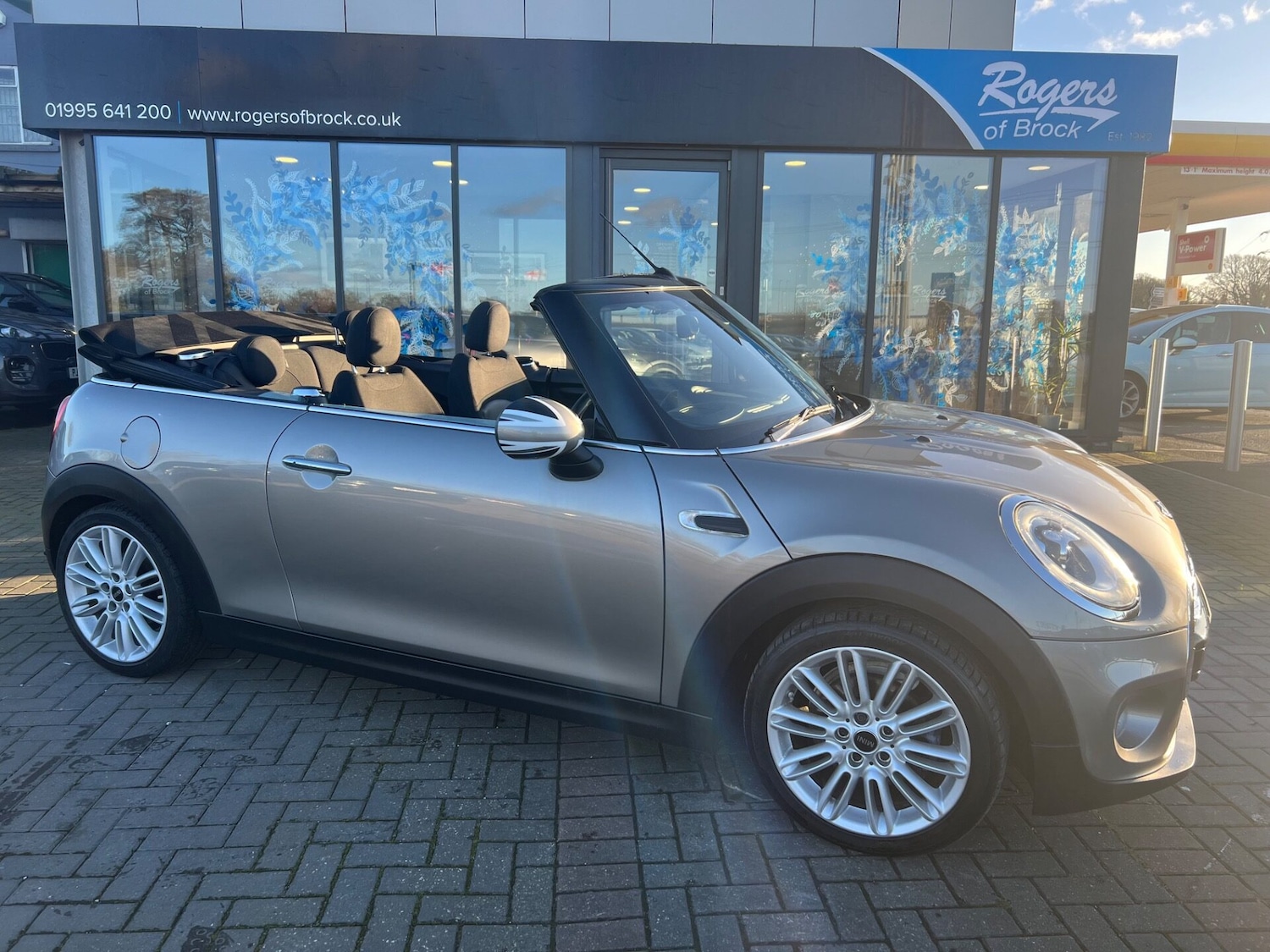 Used MINI Convertible 2017 for sale - 76659820: Photo 17