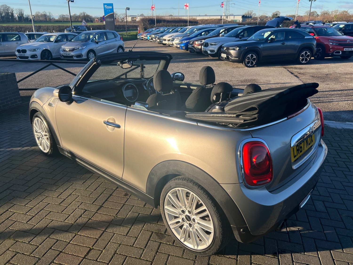 Used MINI Convertible 2017 for sale - 76659820: Photo 19