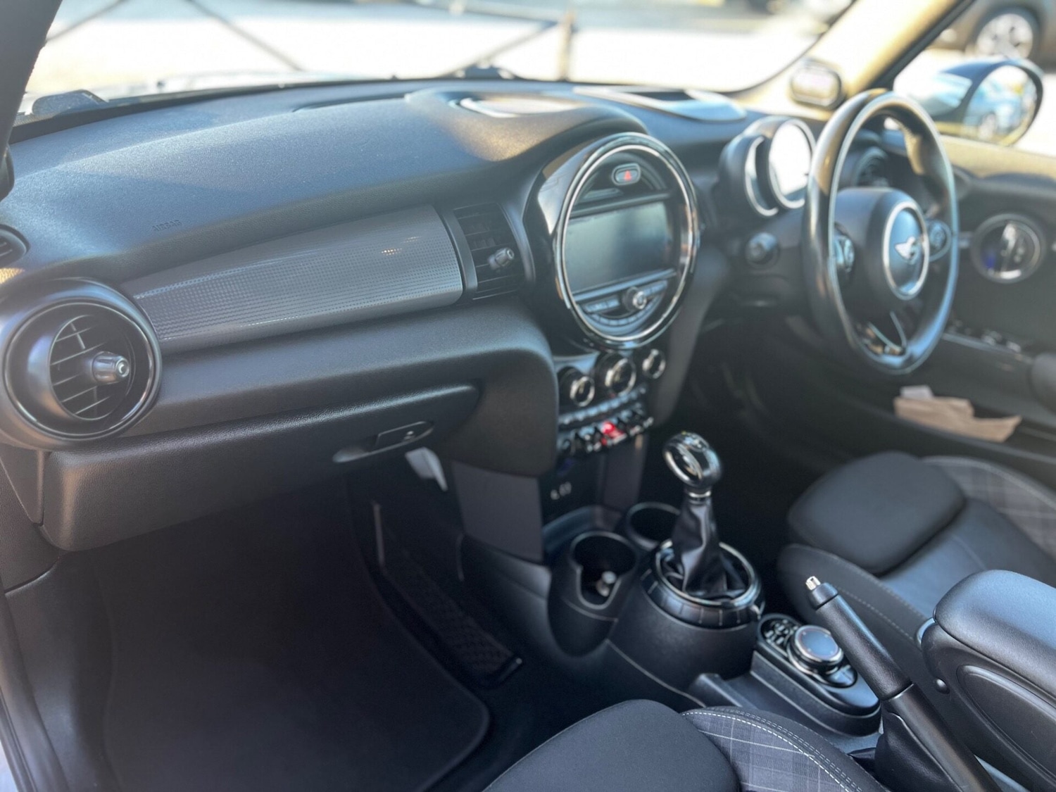 Used MINI Convertible 2017 for sale - 76659820: Photo 32