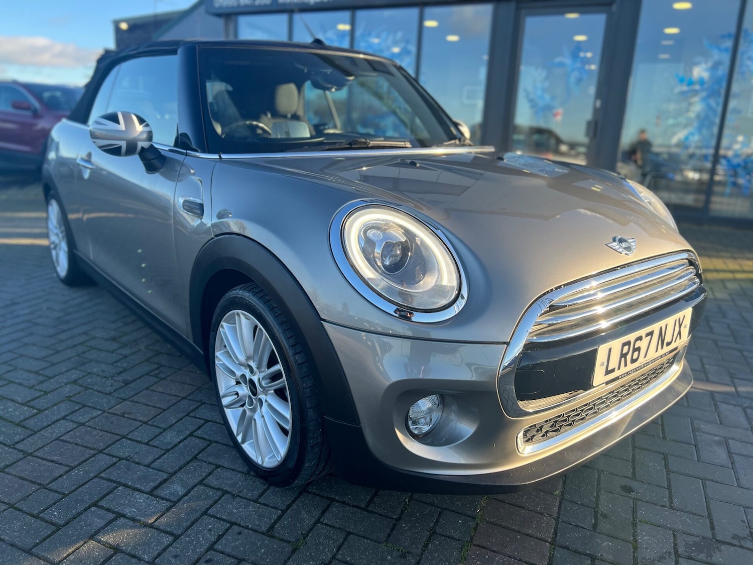 Used MINI Convertible 2017 for sale - 76659820: Photo 5