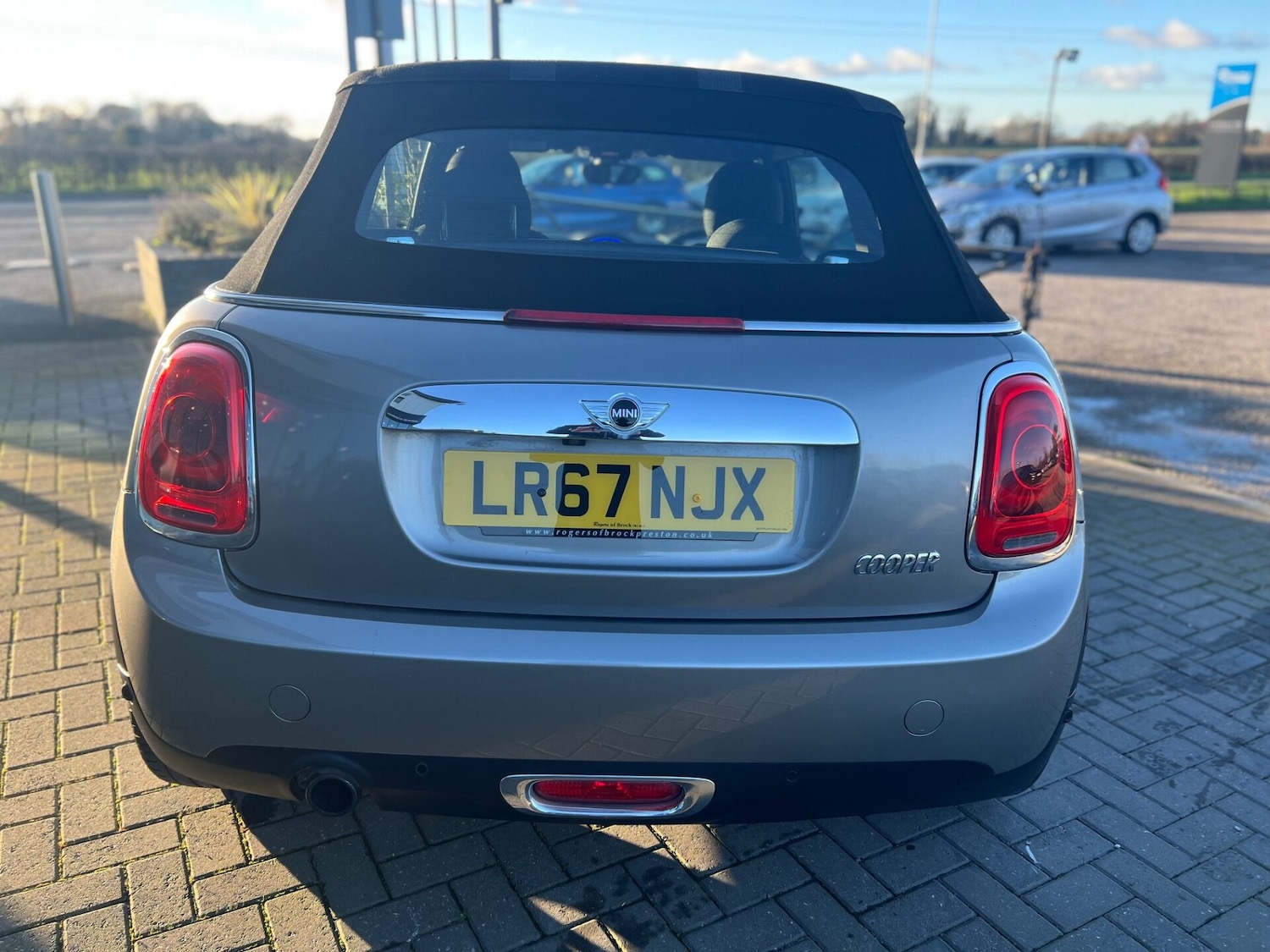 Used MINI Convertible 2017 for sale - 76659820: Photo 9