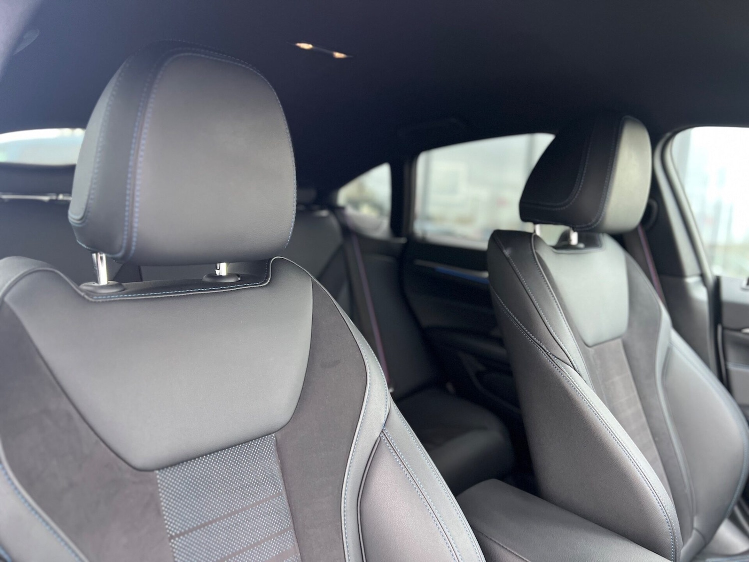 Used BMW i4 2023 for sale - 77631462: Photo 22