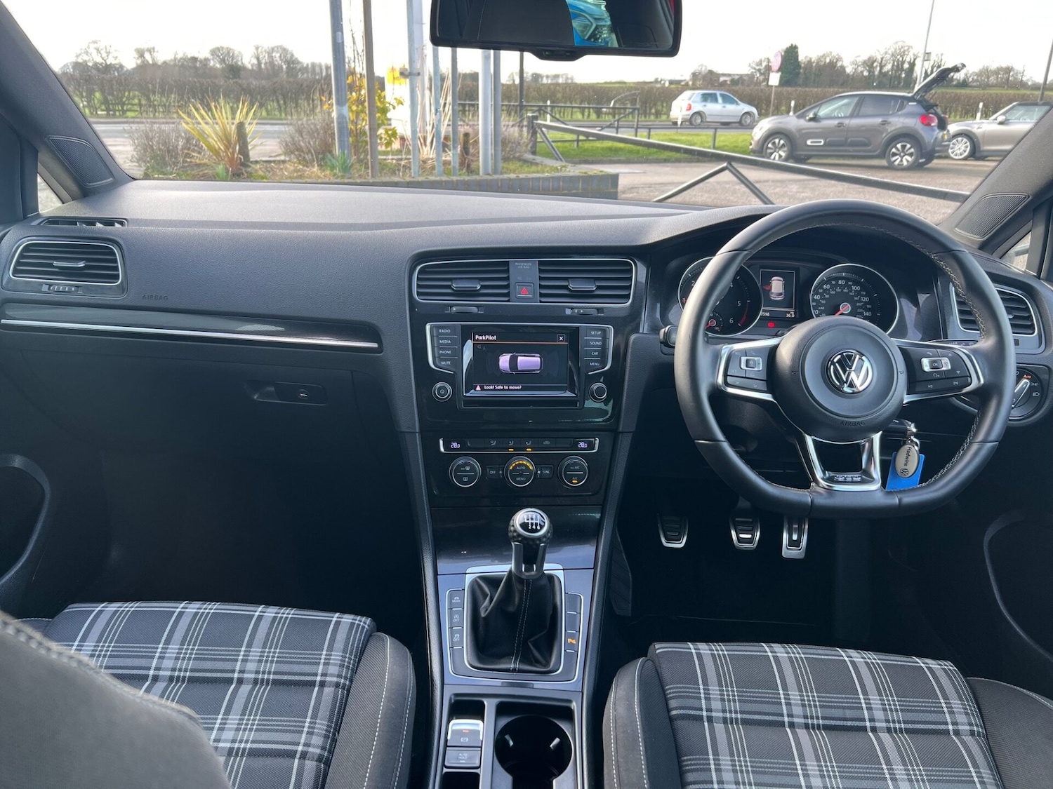 Used Volkswagen Golf 2015 for sale - 77555003: Photo 31