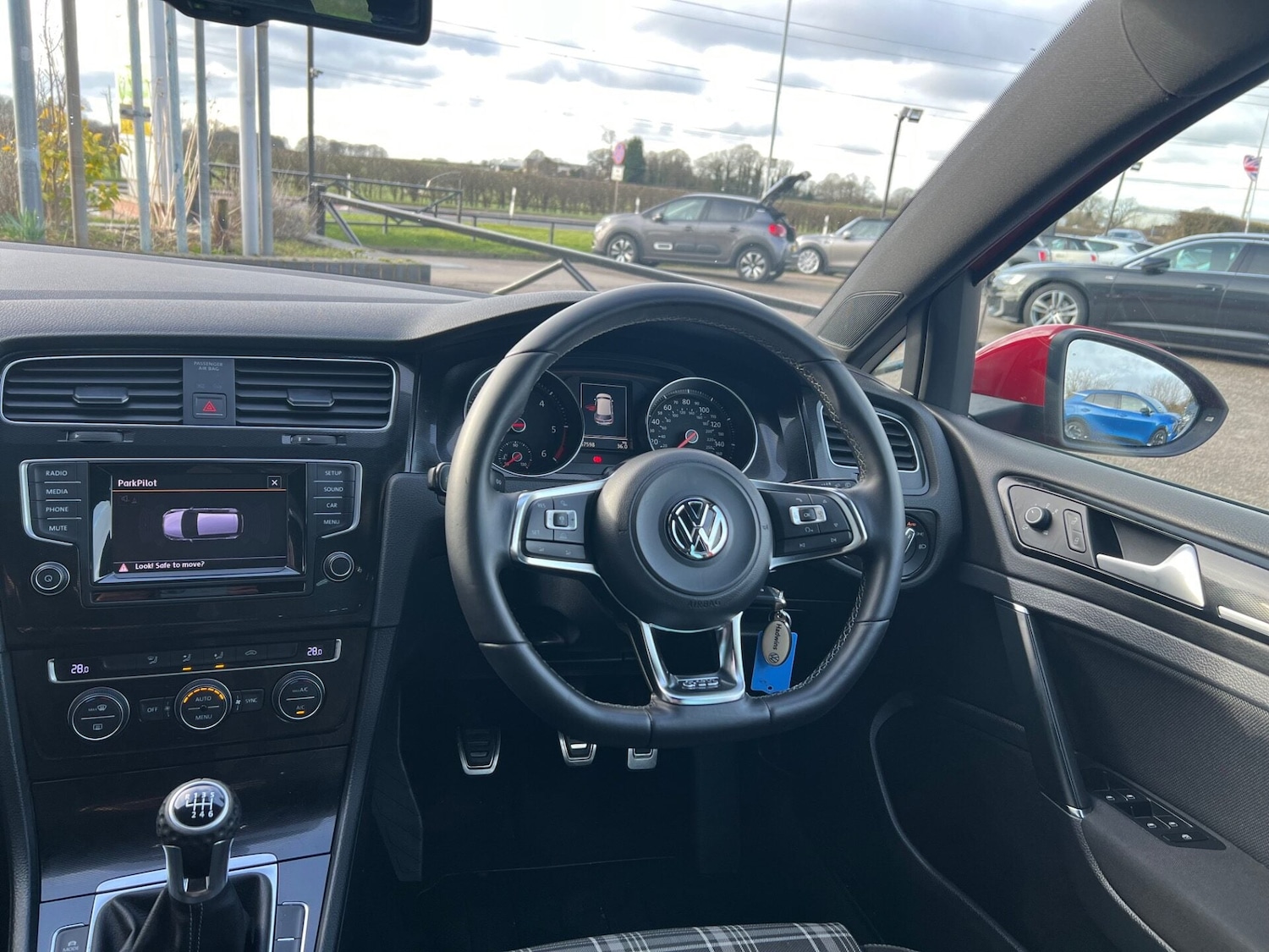 Used Volkswagen Golf 2015 for sale - 77555003: Photo 32