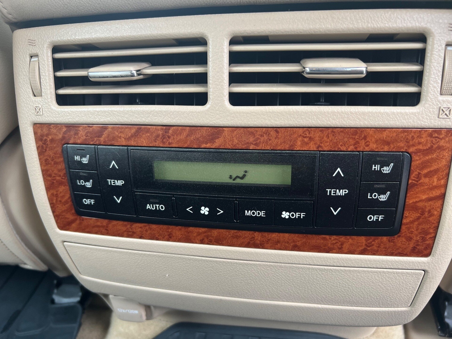 Used Toyota Land Cruiser 2012 for sale - 76659785: Photo 26