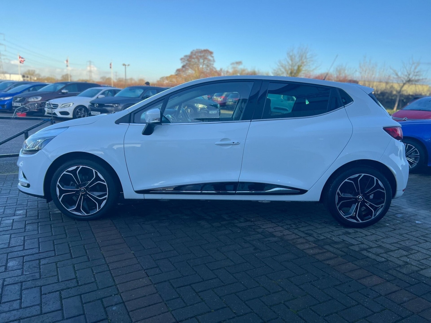 Used Renault Clio 2019 for sale - 76879549: Photo 14