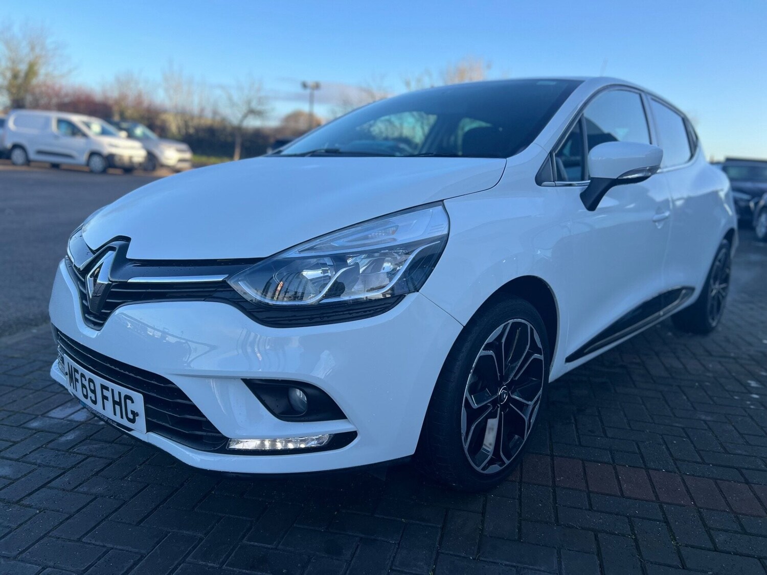 Used Renault Clio 2019 for sale - 76879549: Photo 16