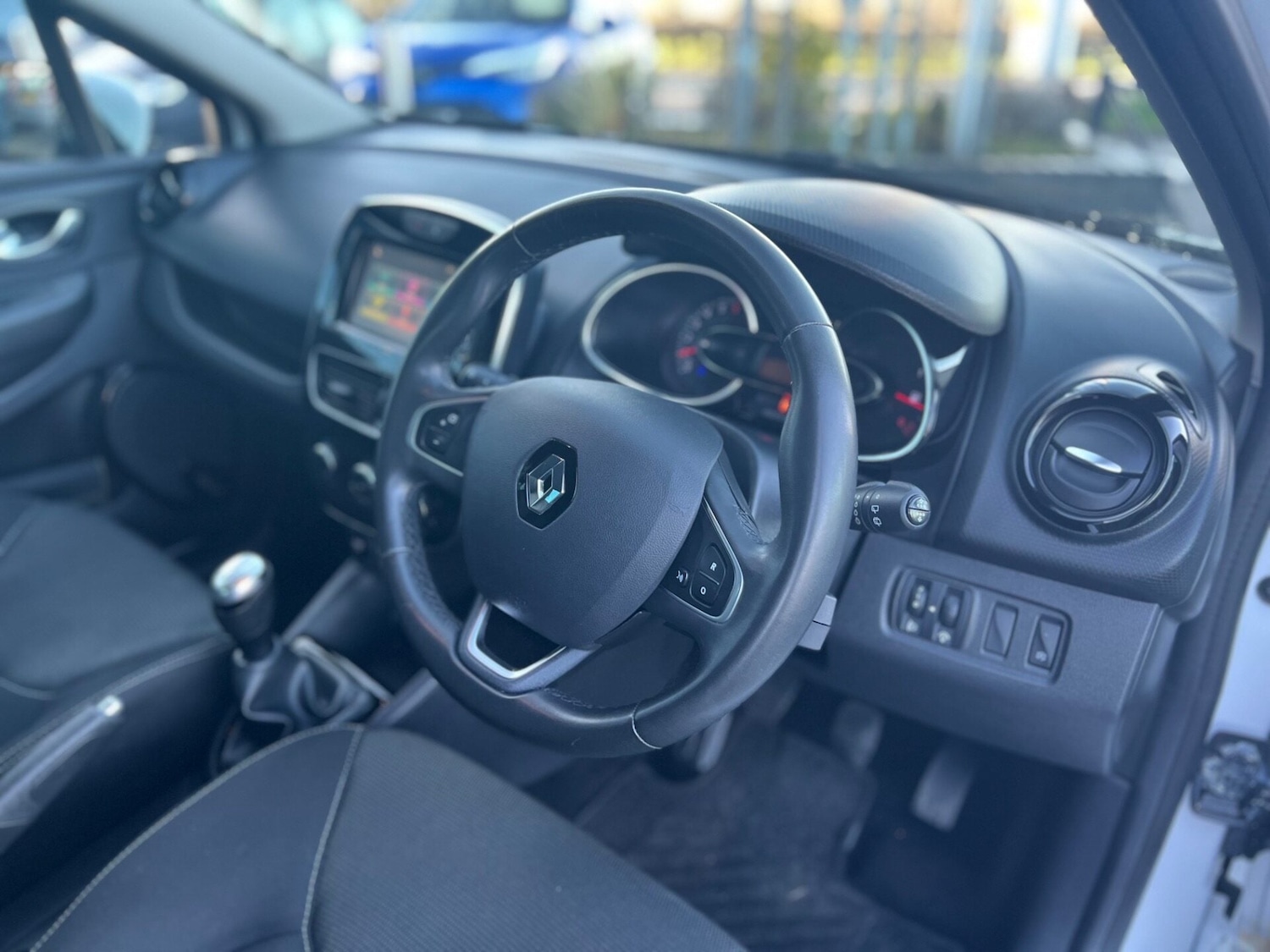 Used Renault Clio 2019 for sale - 76879549: Photo 21