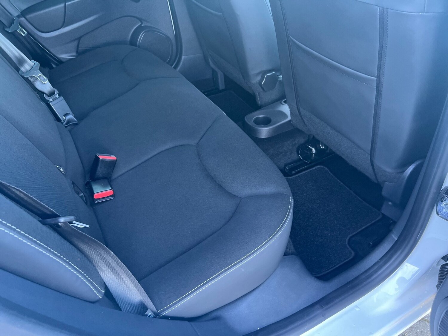 Used Renault Clio 2019 for sale - 76879549: Photo 30