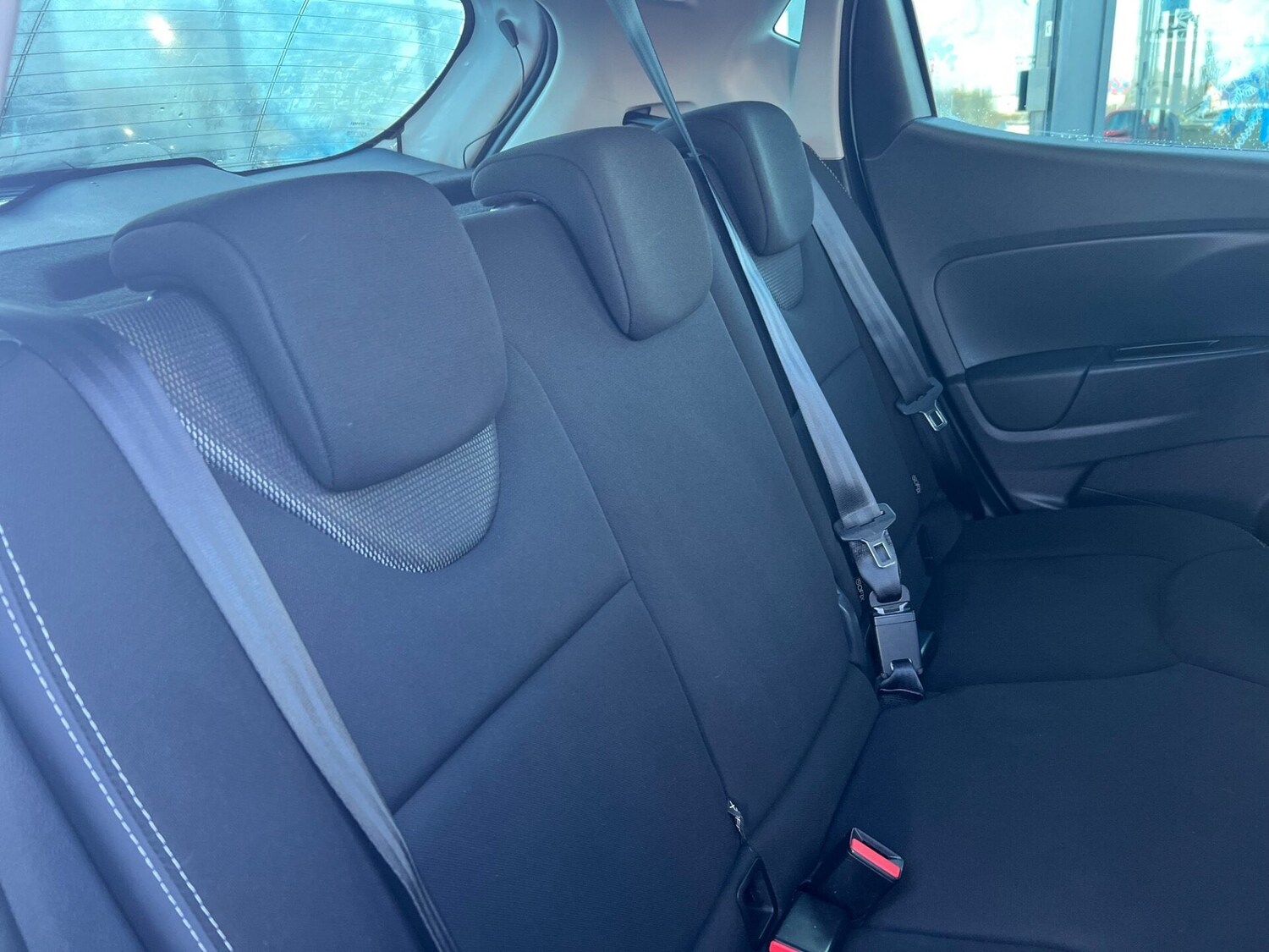 Used Renault Clio 2019 for sale - 76879549: Photo 31