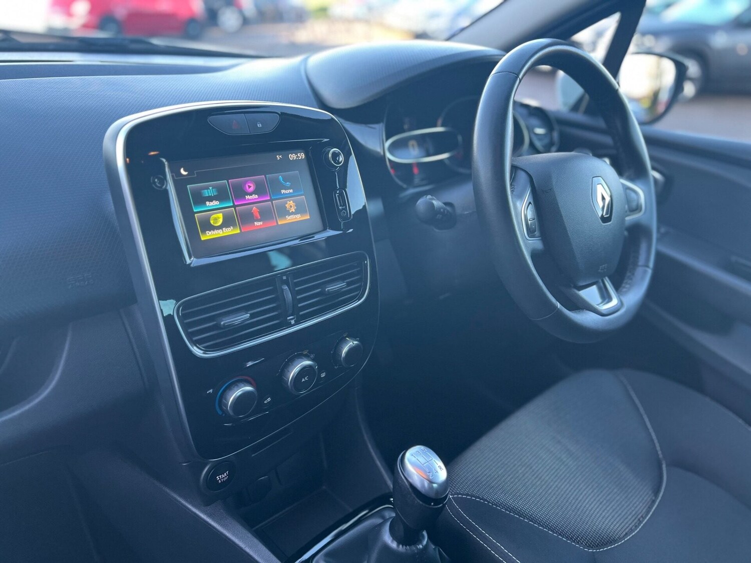 Used Renault Clio 2019 for sale - 76879549: Photo 33