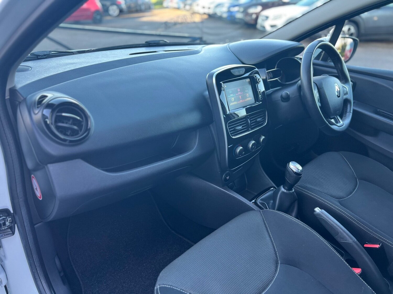 Used Renault Clio 2019 for sale - 76879549: Photo 34