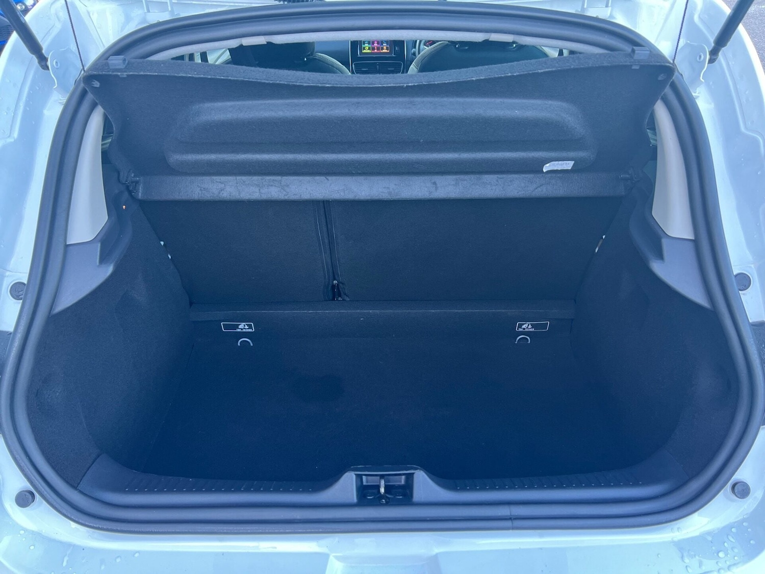 Used Renault Clio 2019 for sale - 76879549: Photo 43