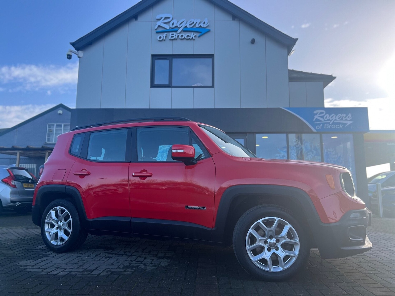 Used Jeep Renegade 2015 for sale - 76906190: Photo 2