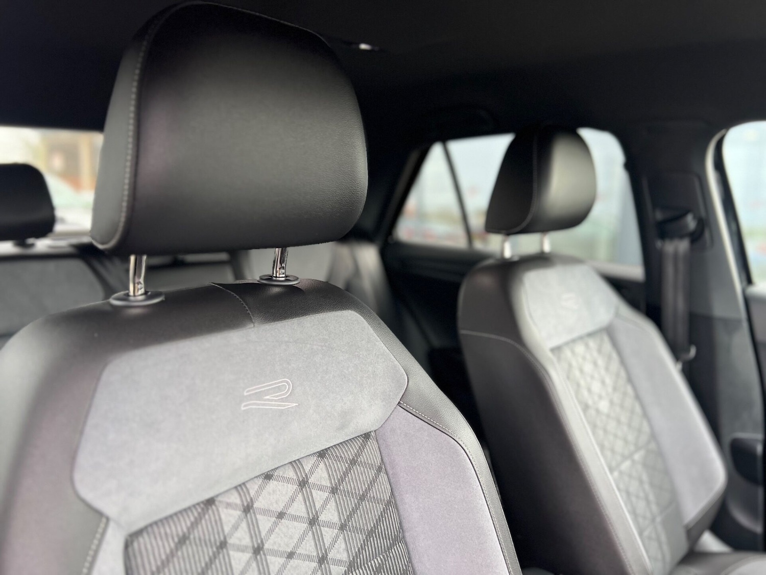 Used Volkswagen T-Roc 2023 for sale - 77952117: Photo 16