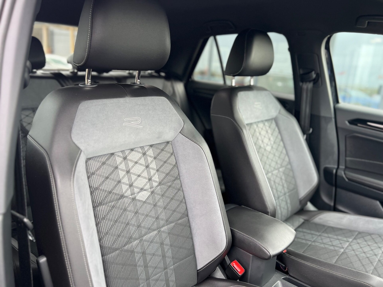 Used Volkswagen T-Roc 2023 for sale - 77952117: Photo 17