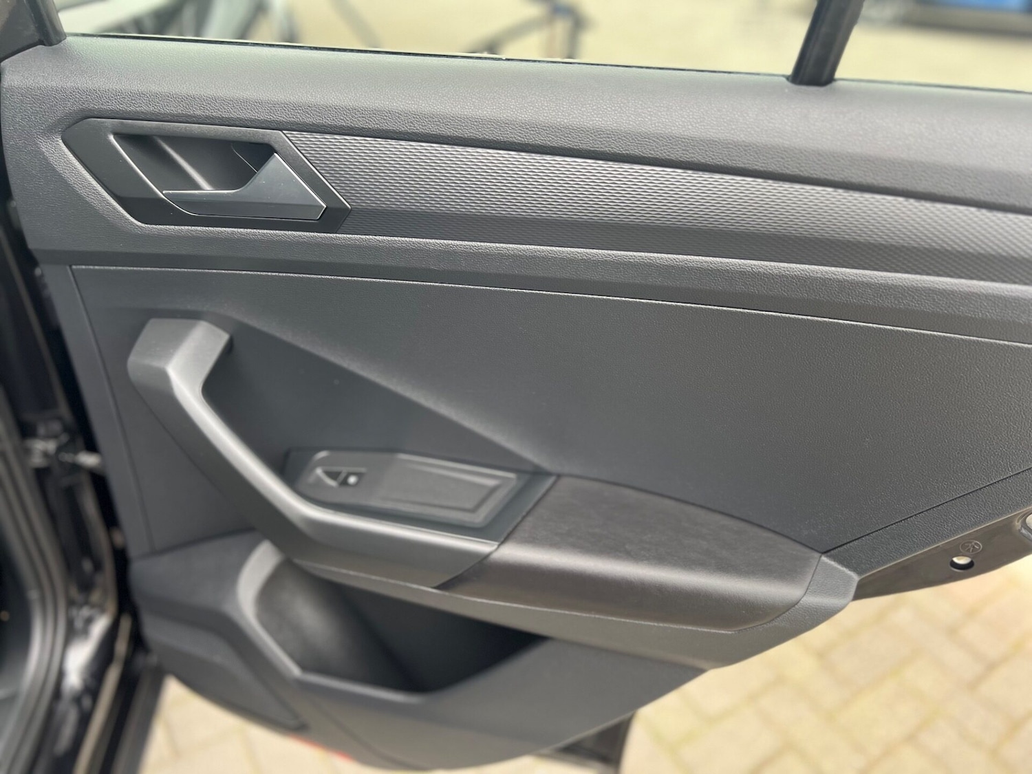 Used Volkswagen T-Roc 2023 for sale - 77952117: Photo 25