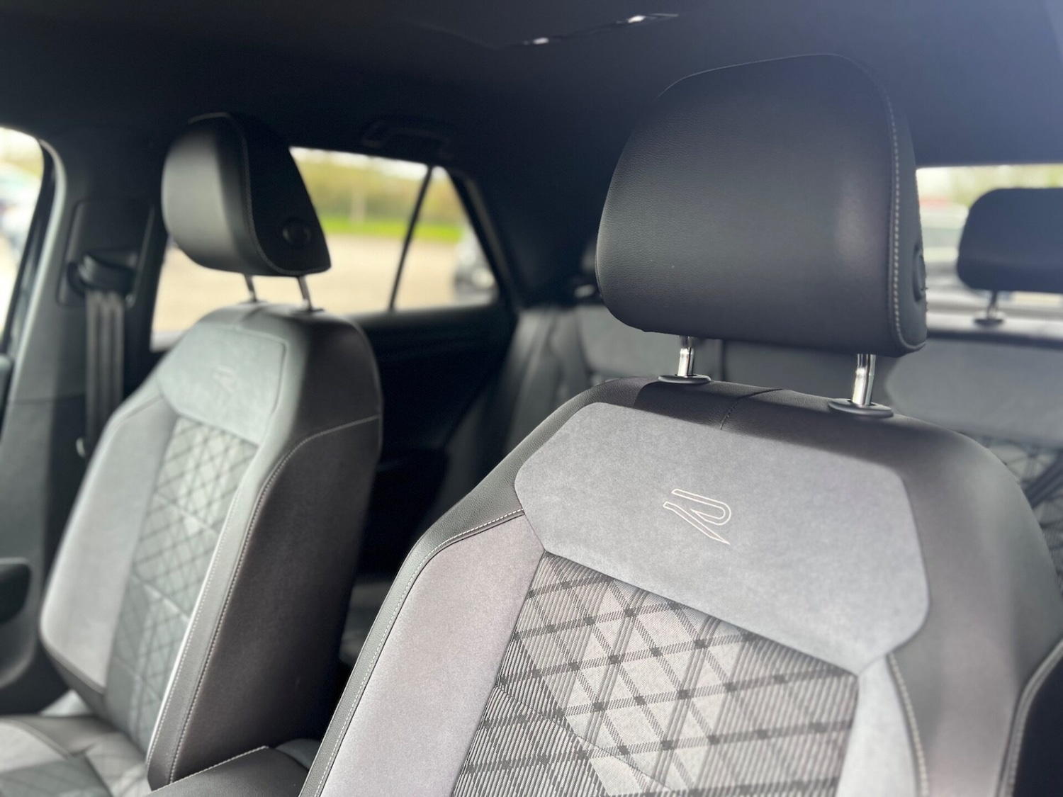 Used Volkswagen T-Roc 2023 for sale - 77952117: Photo 26