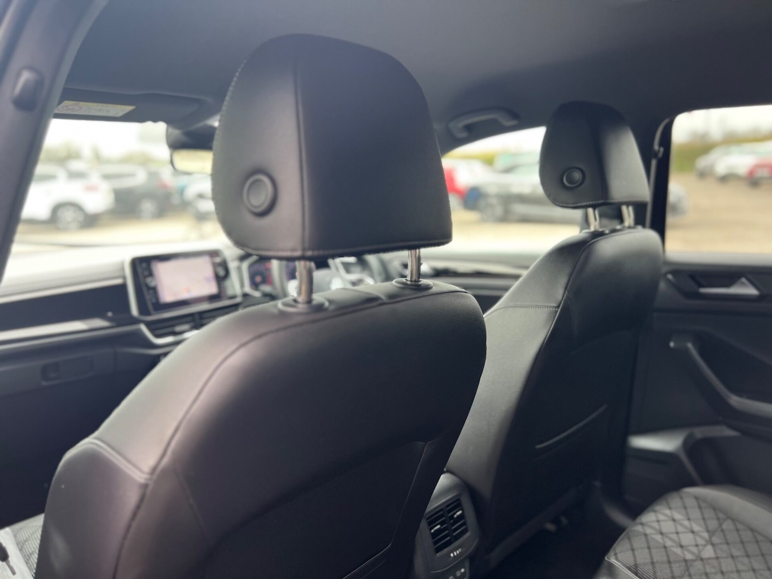 Used Volkswagen T-Roc 2023 for sale - 77952117: Photo 31