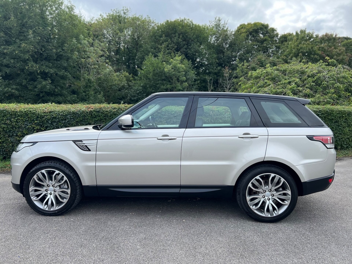Used Land Rover Range Rover Sport 2015 for sale - 76659791: Photo 11