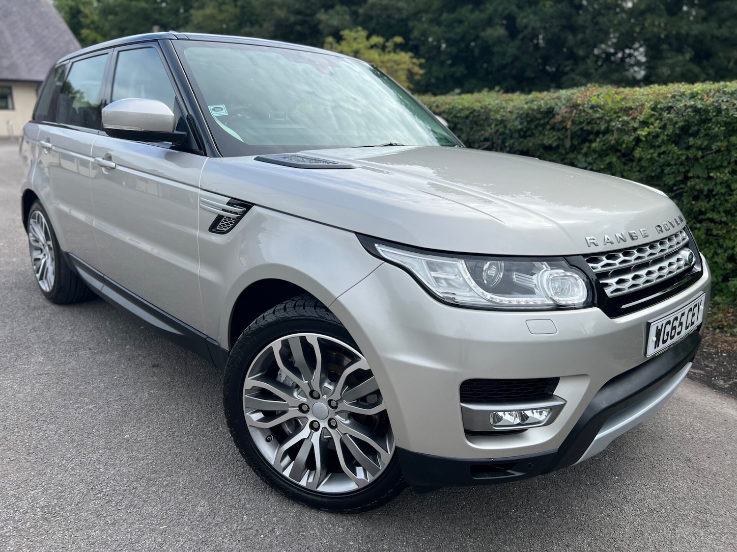Used Land Rover Range Rover Sport 2015 for sale - 76659791: Photo 2
