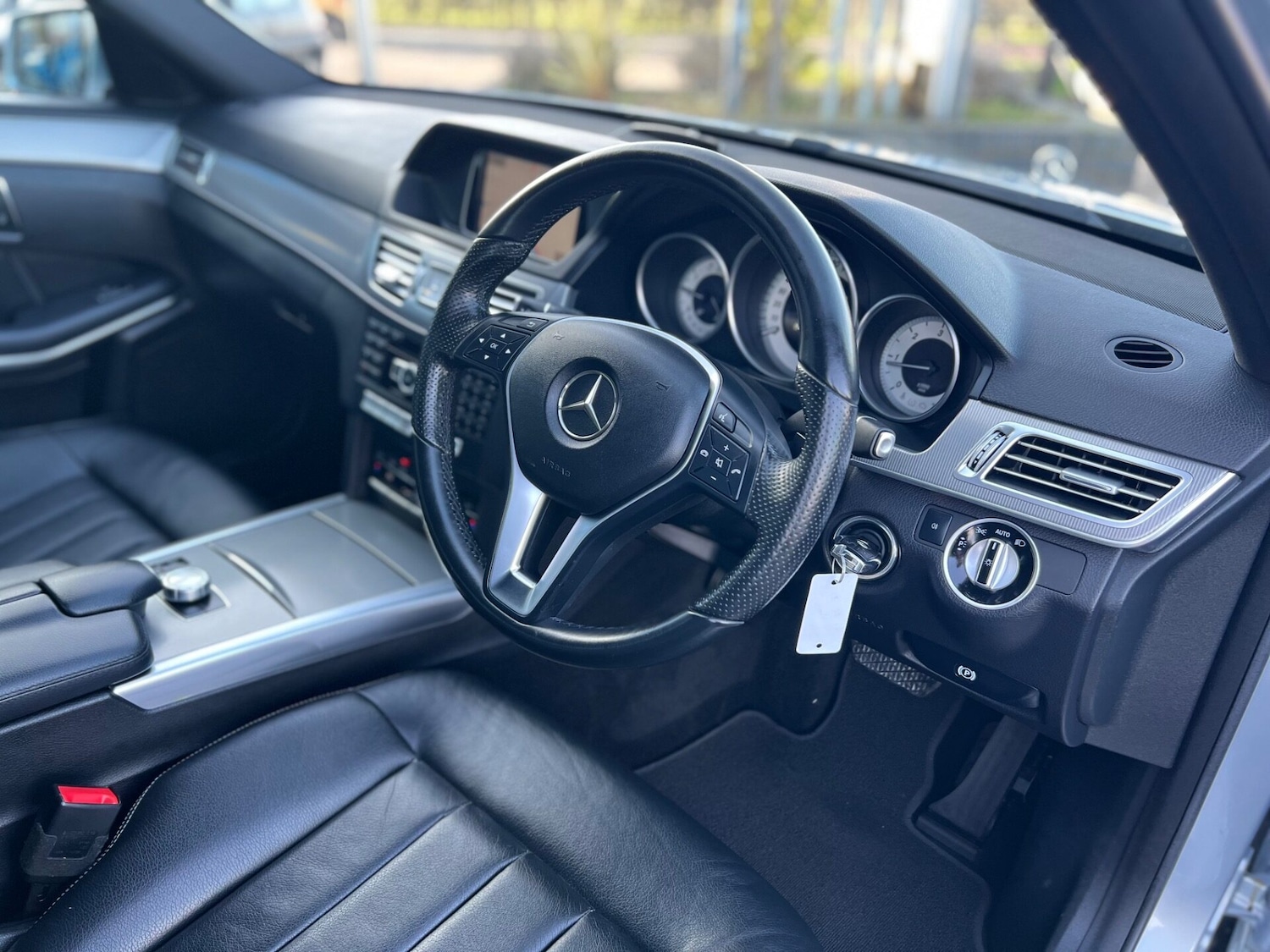 Used Mercedes-Benz E Class 2014 for sale - 77024136: Photo 21