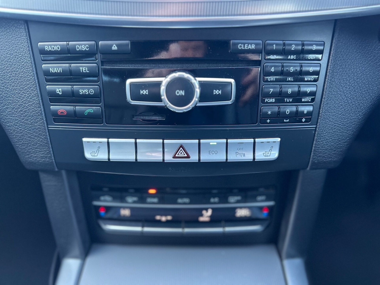 Used Mercedes-Benz E Class 2014 for sale - 77024136: Photo 40