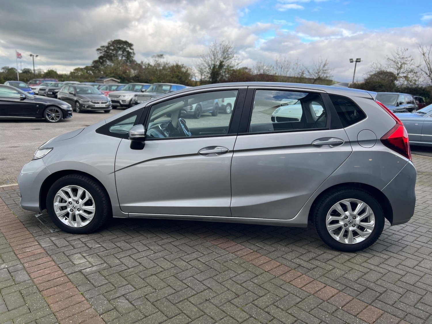 Used Honda Jazz 2018 for sale - 76659811: Photo 10