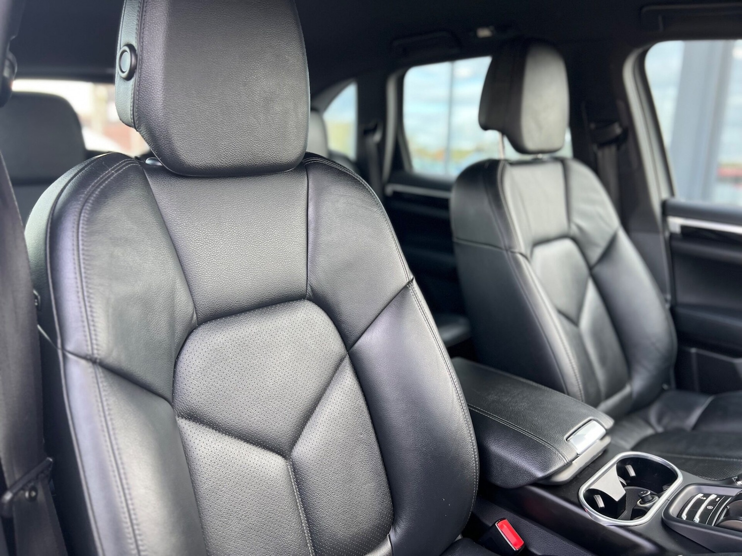 Used Porsche Cayenne 2015 for sale - 76659808: Photo 15