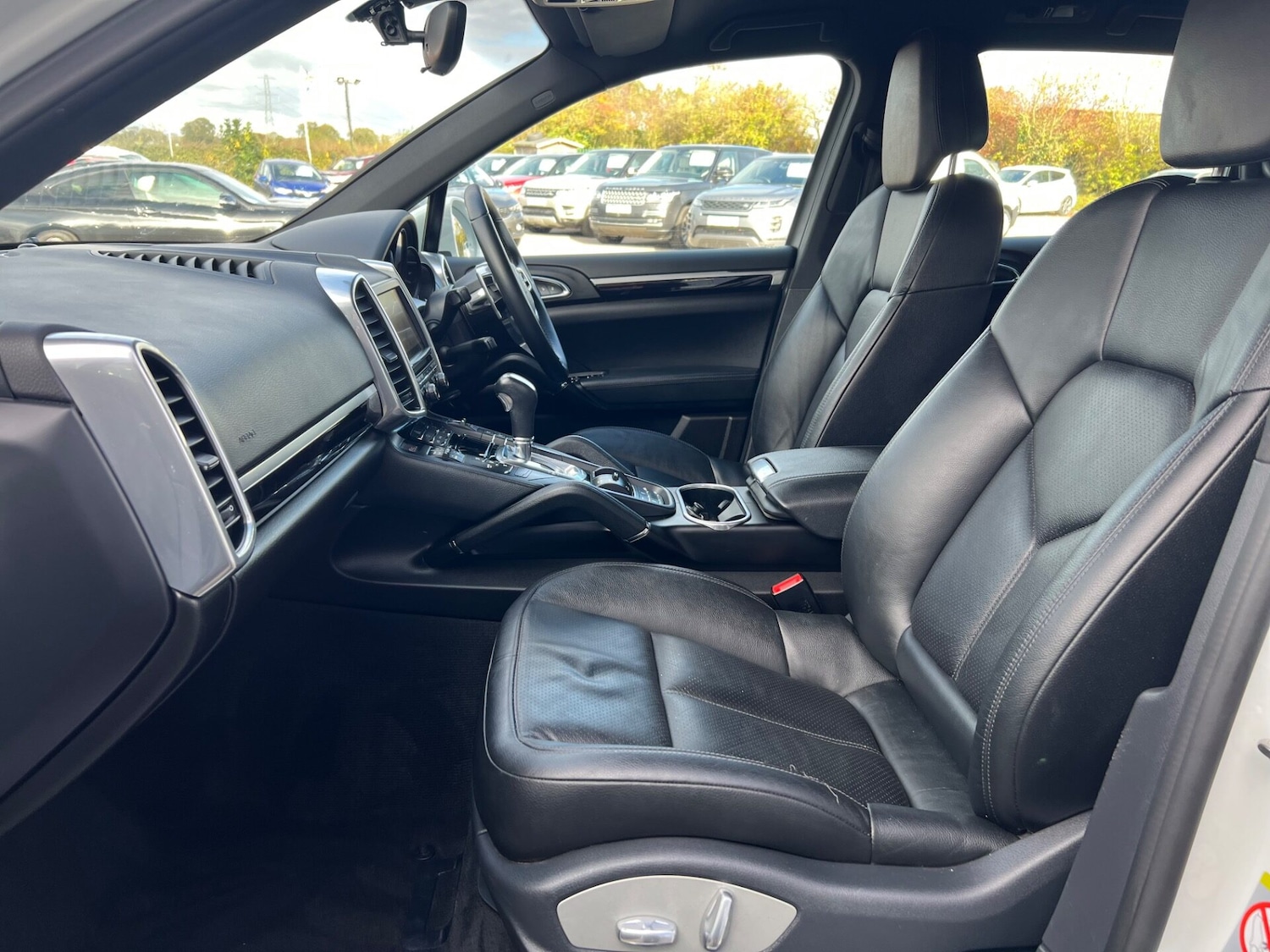 Used Porsche Cayenne 2015 for sale - 76659808: Photo 24