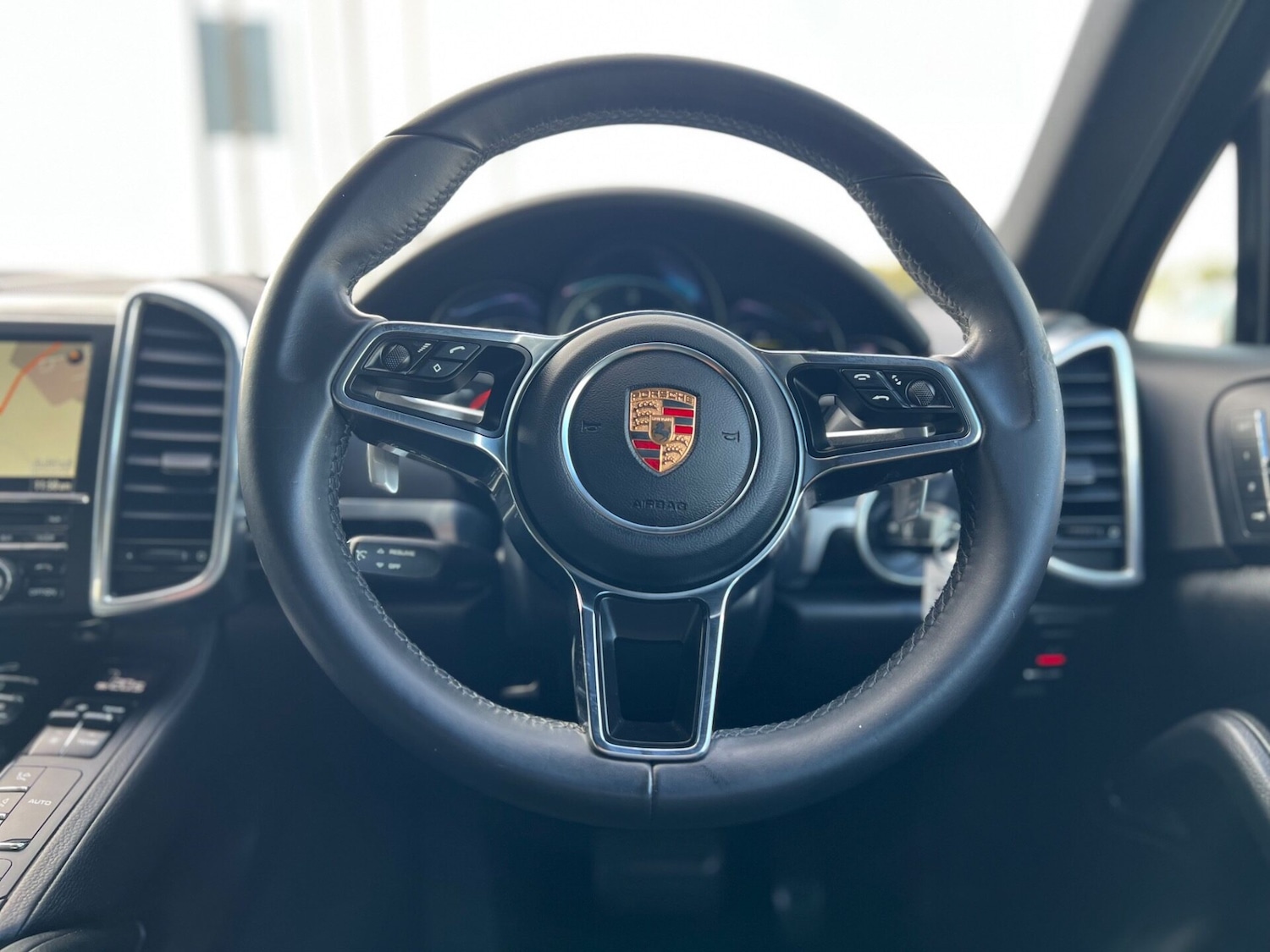 Used Porsche Cayenne 2015 for sale - 76659808: Photo 31