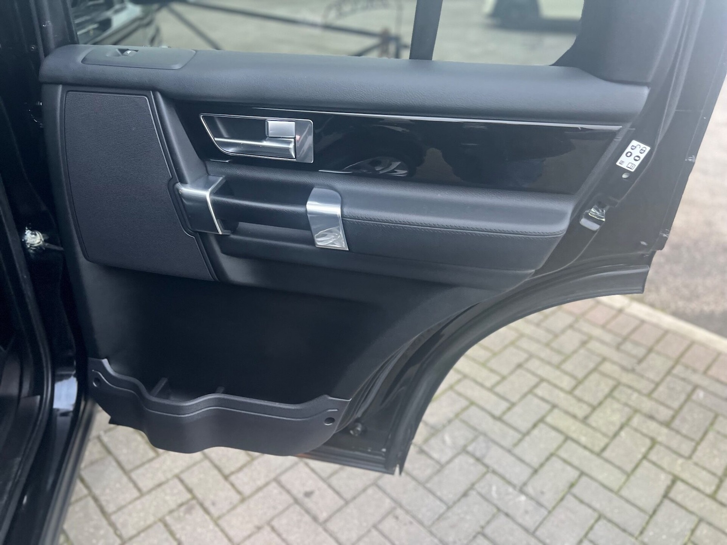 Used Land Rover Discovery 2016 for sale - 77034488: Photo 32