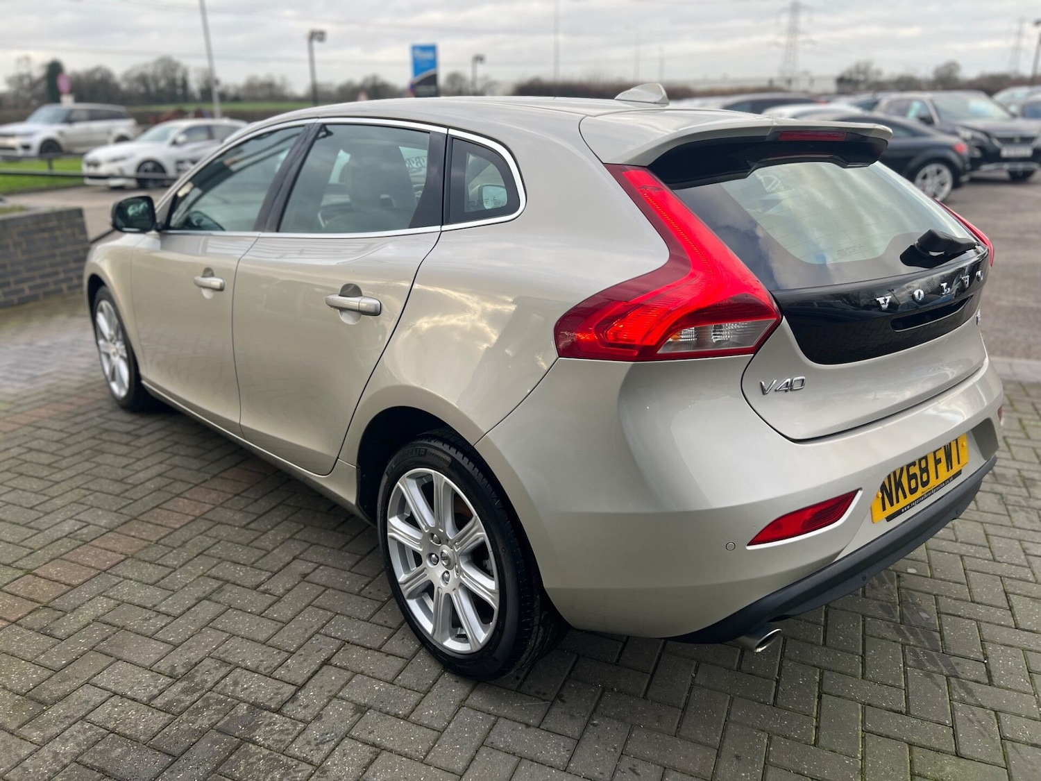 Used Volvo V40 2018 for sale - 76844878: Photo 10