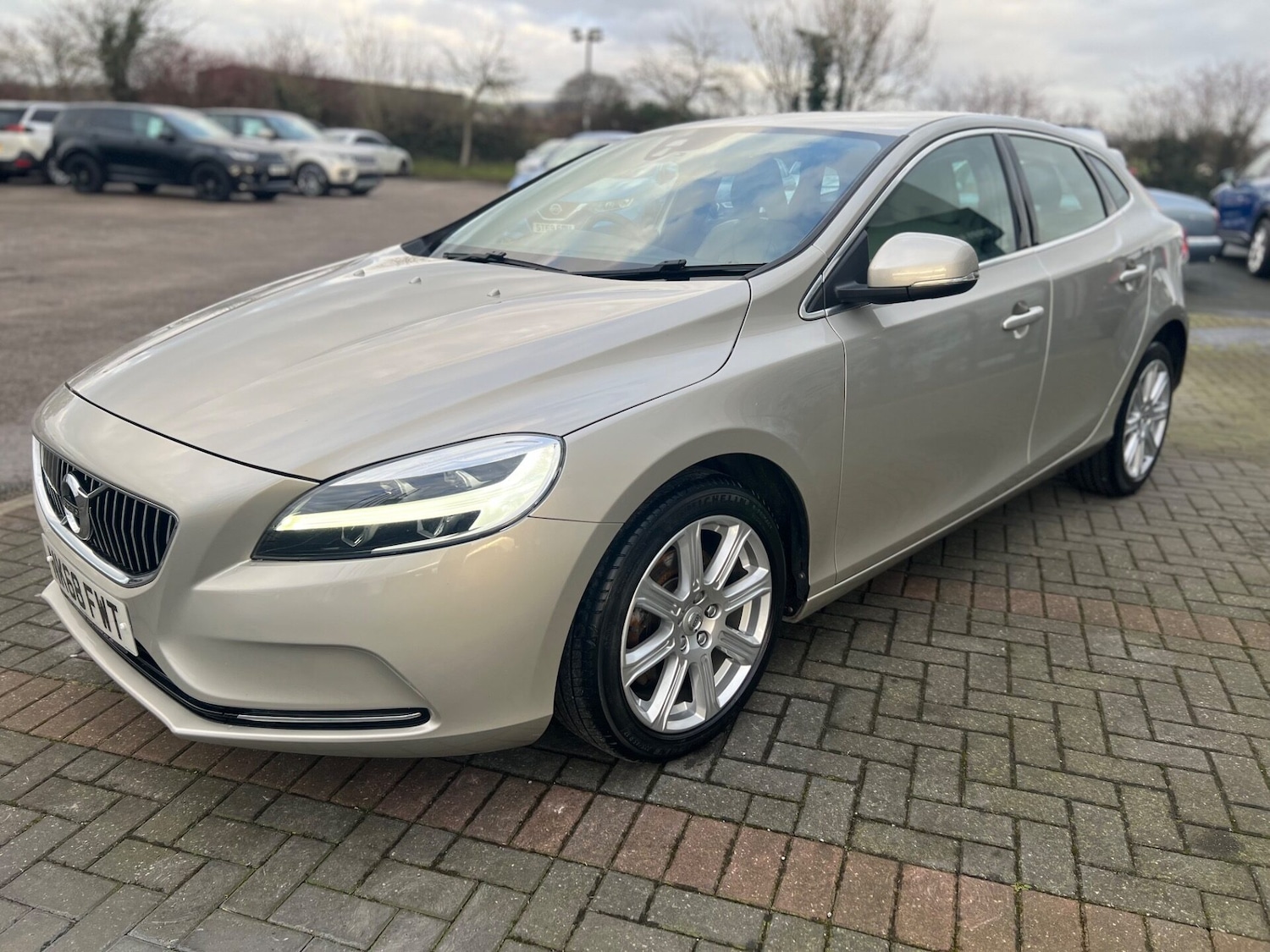 Used Volvo V40 2018 for sale - 76844878: Photo 13