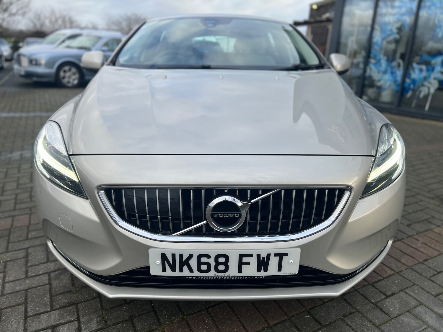 Used Volvo V40 2018 for sale - 76844878: Photo 4