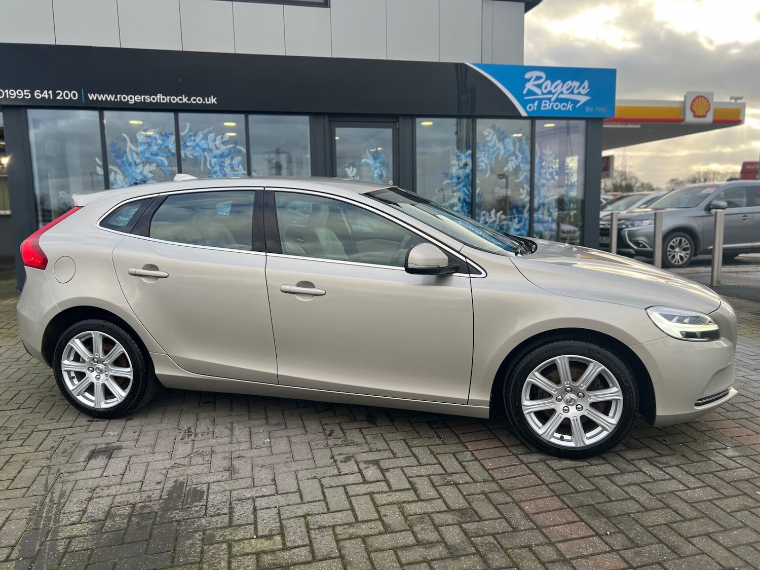 Used Volvo V40 2018 for sale - 76844878: Photo 7